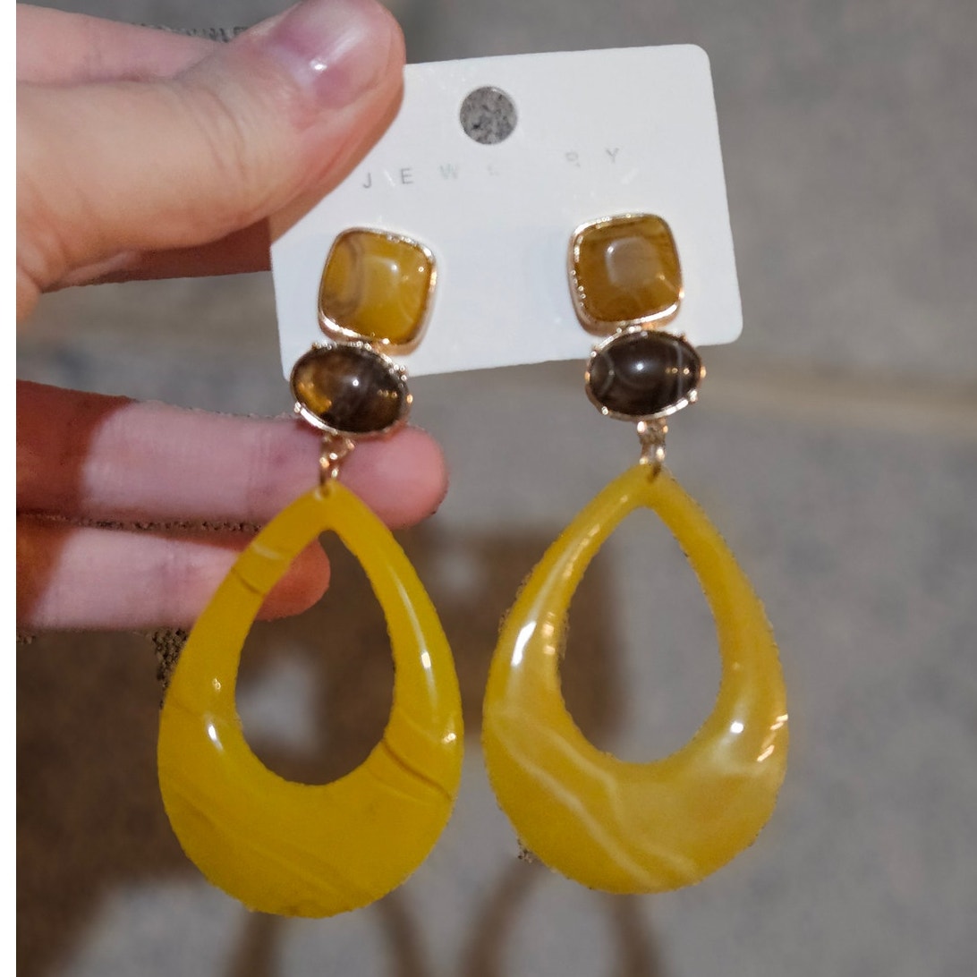 Jewelry Retro Yellow Marbled Drop Earrings ~ Fun Casual Eclectic Eye-Catching